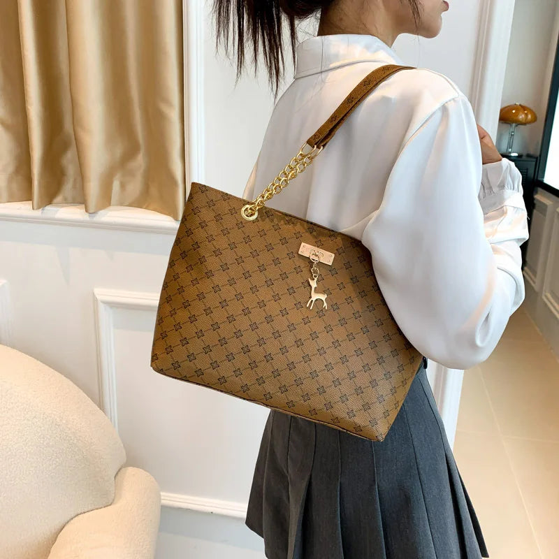 Elegant Leather Tote Bag - Vellah