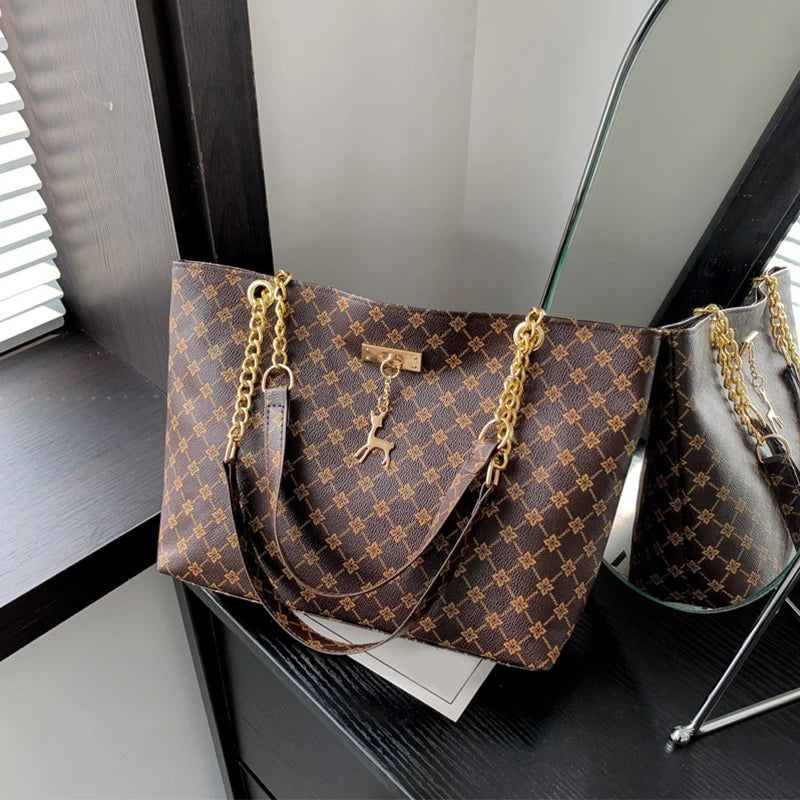 Elegant Leather Tote Bag - Vellah